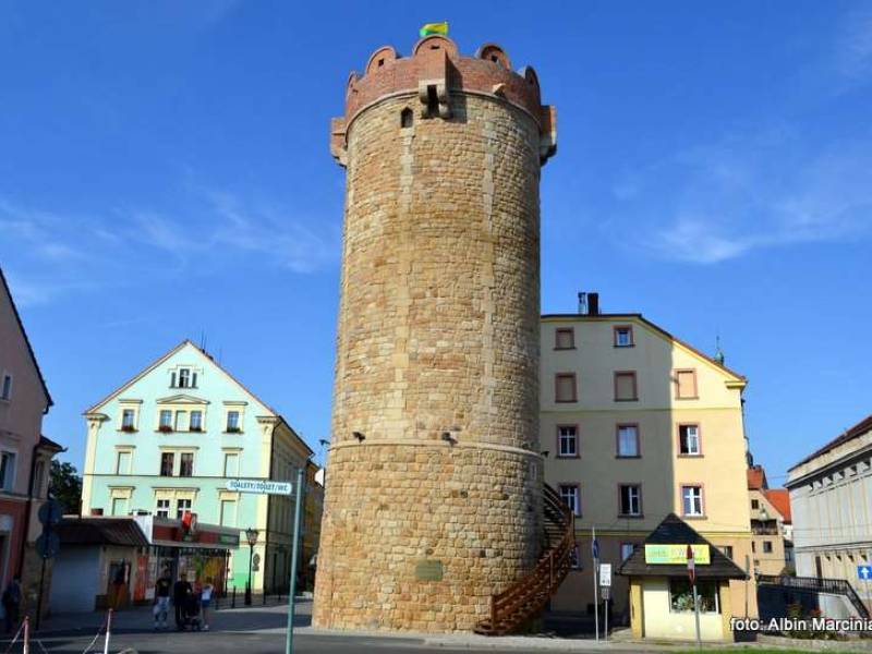 krzywe wieże w Polsce